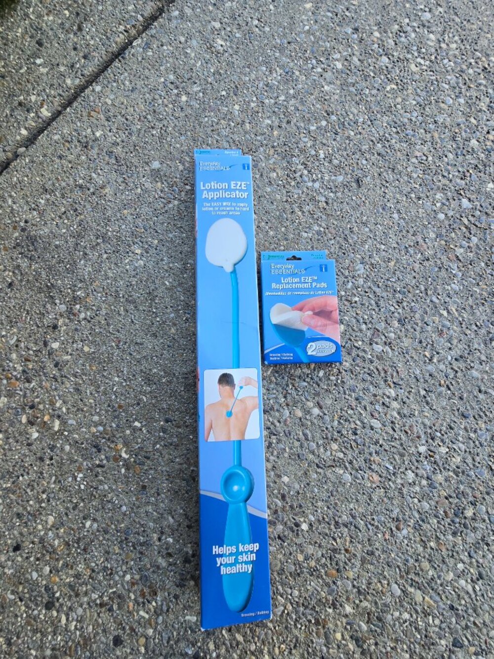 Everyday Essentials Lotion EZE Applicator with 2 Replacement Pads Set NEW NIB